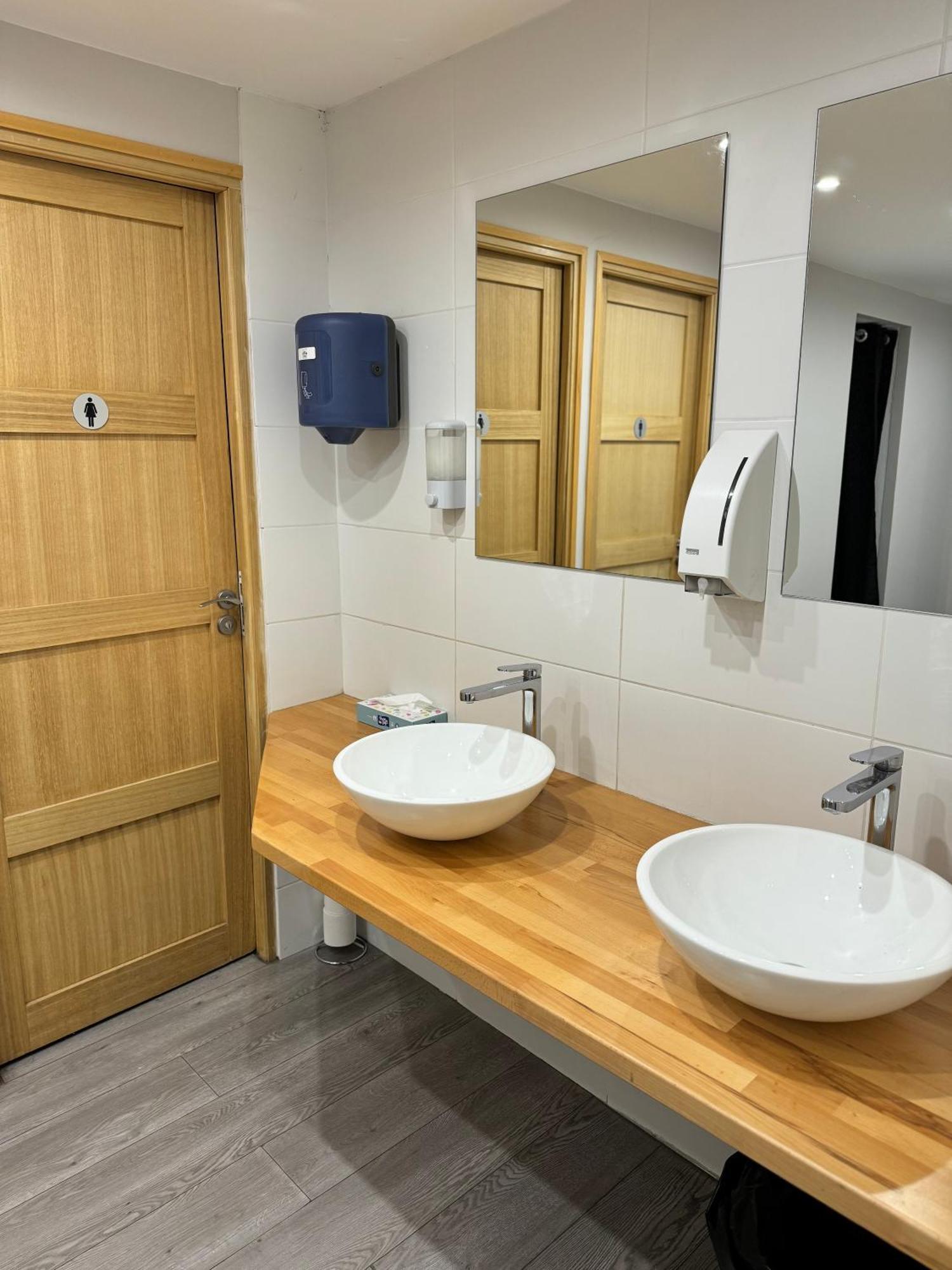 Worldroom Chambre Privee Avec Espace Commun Perpignan Rum bild