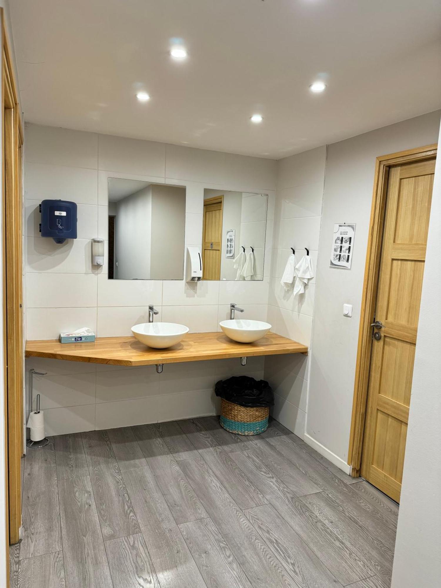 Worldroom Chambre Privee Avec Espace Commun Perpignan Rum bild