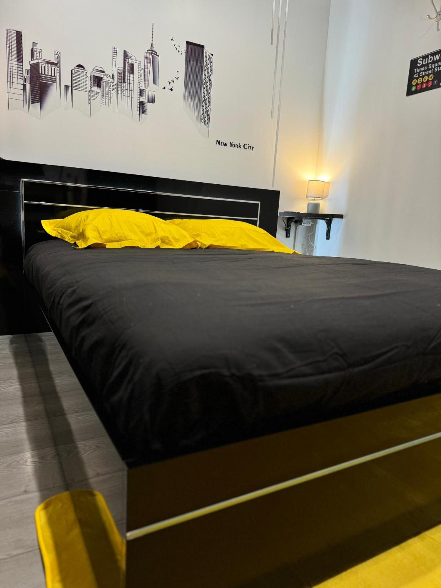 Worldroom Chambre Privee Avec Espace Commun Perpignan Exteriör bild