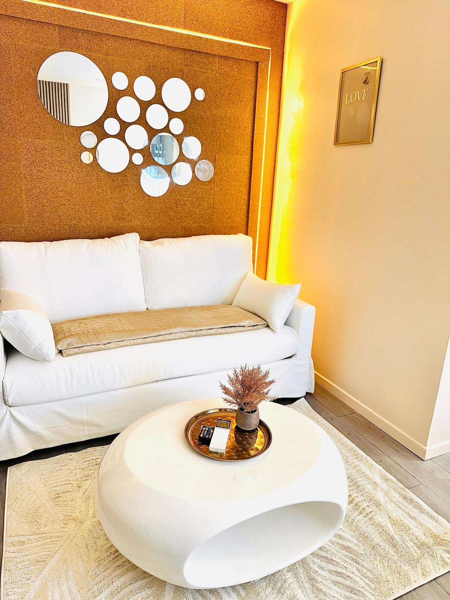 Worldroom Chambre Privee Avec Espace Commun Perpignan Exteriör bild